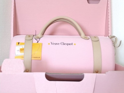 Veuve clicquot champagne - clicquot,