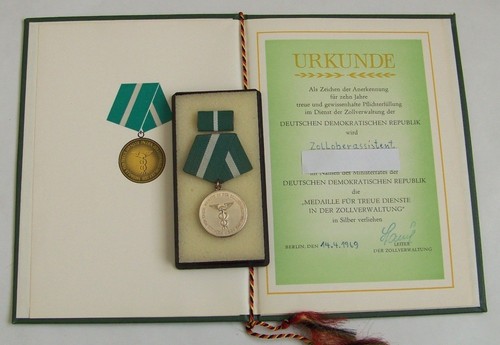 Medaille für treue dienste - für,