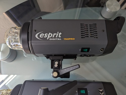 Bowens esprit digital 750pro - digital,