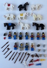 Lego Ritter Vintage 11 Minifiguren 9 Pferde Waffen Banner als Sammlung Konvolut
