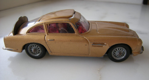 Corgi toys 466 - corgi, james