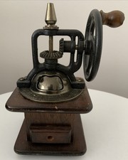 Kleine Vintage-Kaffeemühle