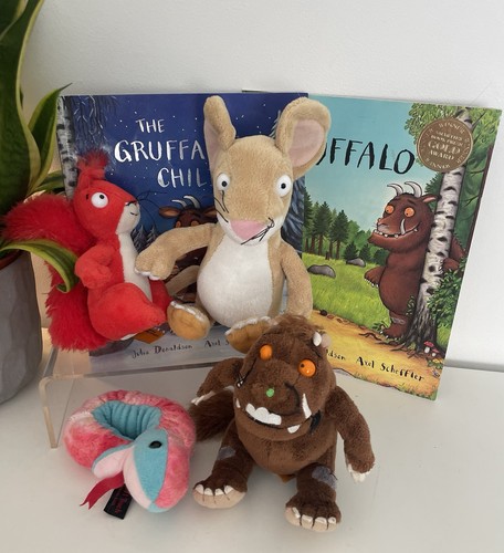 Julia donaldson axel - julia,