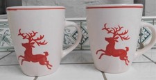 2 Tassen Kaffeetassen Weihnachtstassen - Keramik - cremefarben mit rotem Hirsch