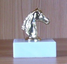 10 Reitsport Figur Pferdekopf