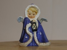 Goebel Porzellan Weihnachtsengel mit blauem Mantel Engel mit Laterne Weihnachten