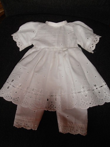 Kleines puppenkleid aus feinen - kleines,