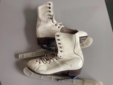 1 Paar Damen oder Kinderschlittschuhe weiß