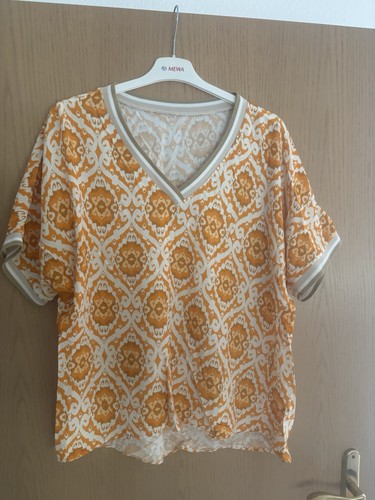 Batik shirt mit vausschnitt - shirt,