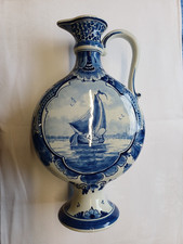 Delfter Porzellan Vase mit zwei verschiedenen Dekoren