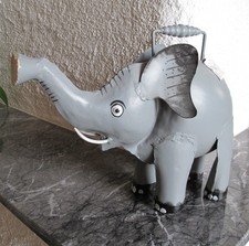 Elefant grau Blech Skulptur Gießkanne Handarbeit Metall Garten Dekoration TOP