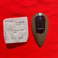 Maico M 250 B,Hella  Zündschlossabdeckung Olivgrün NOS neu aus altem Lagerbestad