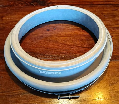 Blomberg 0002401902