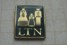 LANDES TRACHTEN VERAND