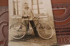 tolles altes Foto junger Mann