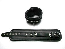 Handfesseln aus Leder mit 2