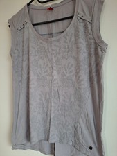 QS ärmelloses Shirt grau mit Muster Gr. S neuwertig