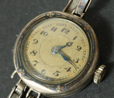 Alte silberne Armbanduhr