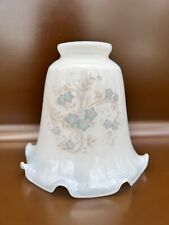 Antik Lampenschirm Glasschirm Weiß mit blauen Blumen Jugendstil wellig Leuchter