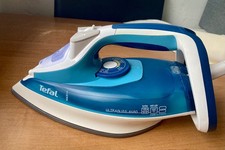 Tefal Bügeleisen Ultragliss 4680 Dampfbügeleisen 2400 W anti-calc Eco Funktion 