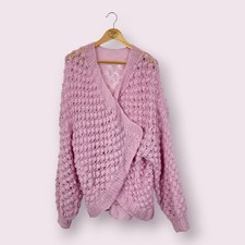 Handgestrickte Strickjacke