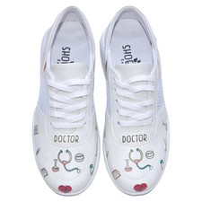 Sneakers mit Arzt– Ideal