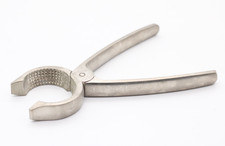 Dreizack alter Nussknacker Nuss Brecher aus Metall Länge 15,5 cm Vintage