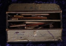 Art Deco Stiftekasten antik Griffelkasten Schule voll gefüllt Schreibzeug antik