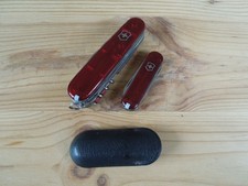 Victorinox Huntsman + Bijou (Classic) mit transparent roten Griffschalen
