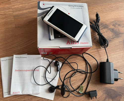 Sony ericsson aino - u10i,