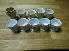 10 sehr alter Eierbecher