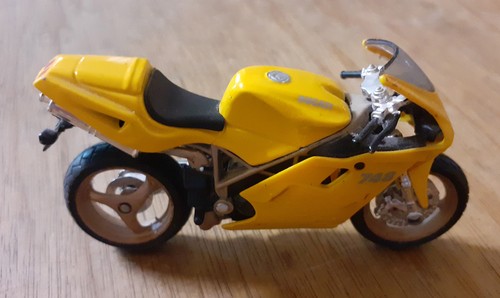 Ducati monster 900 vom maisto - monster,