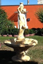 Gartenbrunnen mit