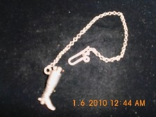 Western Stiefel silberfarbe mit Sporen an Kette, alt aus Erbschaft