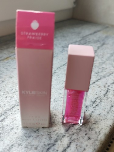 Kylie skin jenner lip - kylie,