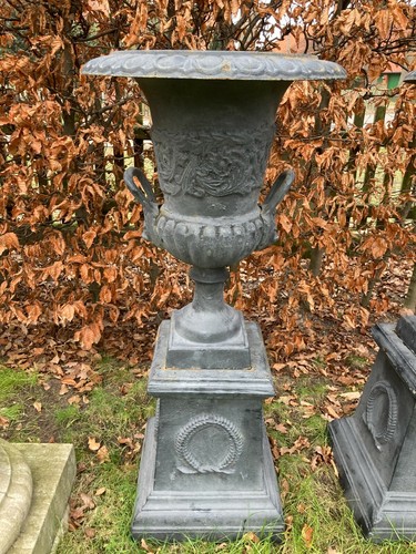 Große gusseisen amphore auf - große,