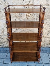 Schöne gedrechselte