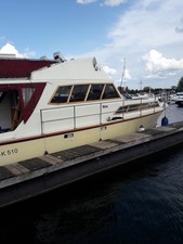 verdränger motorboot kajütboot