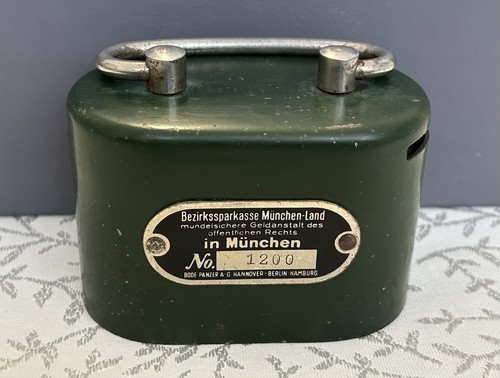 Antike heimsparbüchse mit - –,