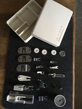 Konvolut Nähfuße und verschiedenes Zubehör für Nähmaschine SINGER Futura 1000