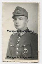P63 Portrait WH Soldat Polizei - Regiment Orden Badges ISA EK Bandenkampf