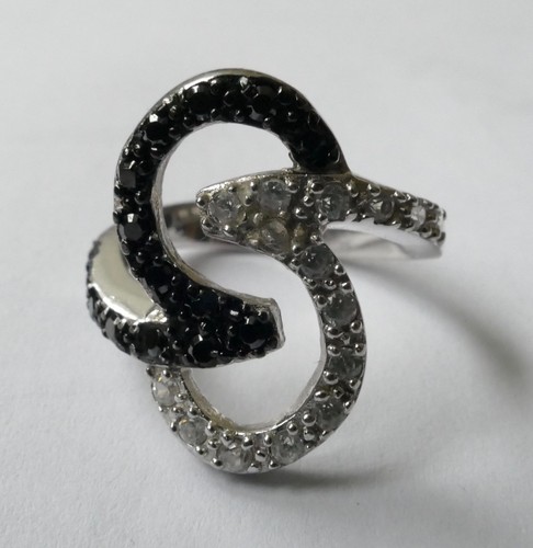Ring weiße 15 schwarze - 15,