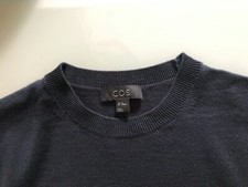 Schöner Pullover ** COS **  XS evtl. S dunkelblau TOP