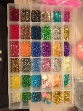 Klebe Perlen Kristalle