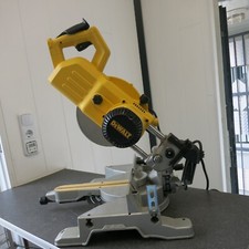 DEWALT Panelkreissäge DW771 QS Type 2 Kapp und Gehrungssäge
