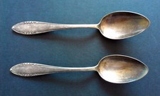 2 Löffel Wellner 394 Laurin 90er versilbert Röschen Muster