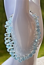 Edles Luxus Blautopas Tropfen