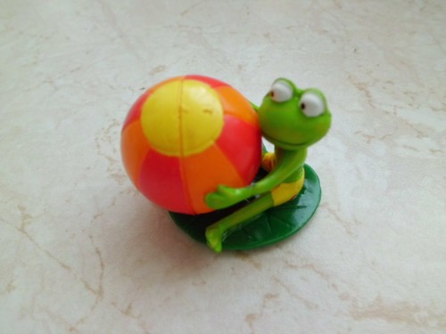 Erdal frosch mit wasserball - erdal,