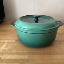 Kokosnuss Gusseisen grün