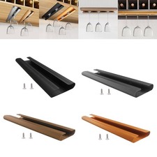 Weinglashalter unter dem